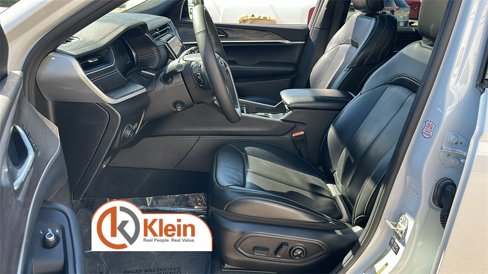 Used 2024 Jeep Grand Cherokee L Limited w/ Luxury Tech Group II image 13