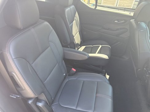 Used 2023 Chevrolet Traverse RS image 19