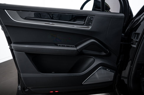 New 2025 Porsche Cayenne Turbo image 19