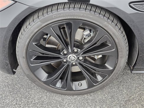 Certified 2024 Jaguar XF R-Dynamic SE image 9