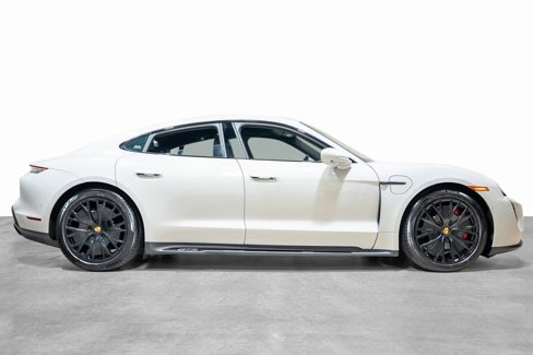 Used 2023 Porsche Taycan GTS image 17