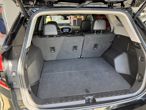Used 2024 GMC Terrain SLT image 10