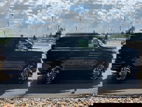 New 2025 Lincoln Navigator L Reserve image 6