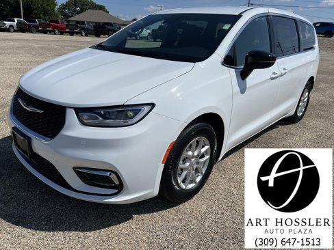 New 2026 Chrysler Pacifica Select image 1