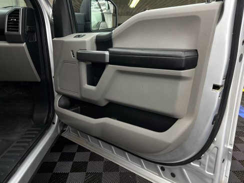 Used 2019 Ford F150 XLT w/ Trailer Tow Package image 5