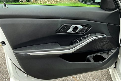 Used 2024 BMW 330i Sedan image 25
