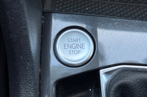 Used 2022 Volkswagen Tiguan SE image 21