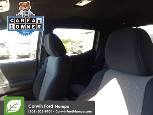 Used 2022 Toyota Tacoma TRD Off-Road image 13