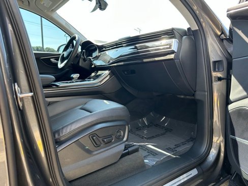 Used 2023 Audi Q7 3.0T Prestige image 48