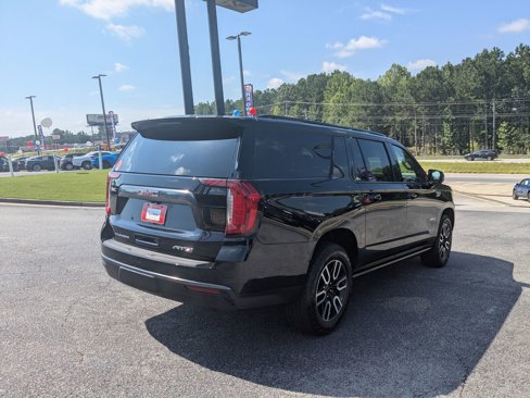 Used 2023 GMC Yukon XL AT4 image 5