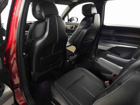 New 2026 Cadillac Vistiq Sport w/ LPO, Floor Liner Package image 33