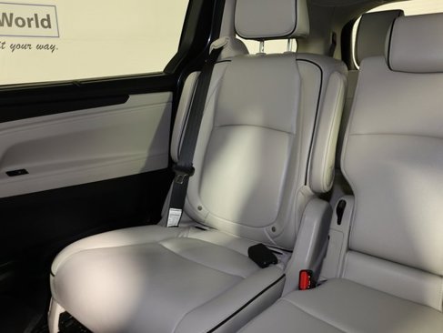 New 2026 Honda Odyssey Touring image 10