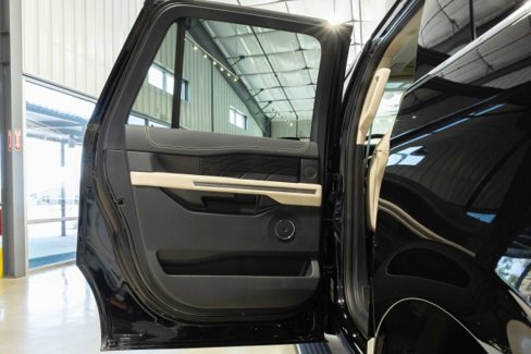 Used 2024 Ford Expedition Max Platinum image 10