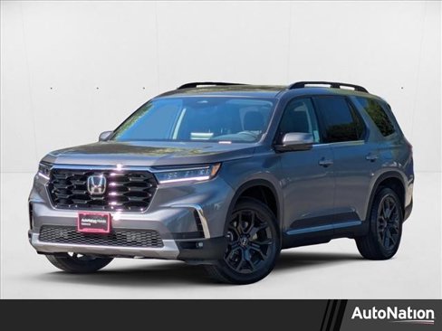 New 2025 Honda Pilot Touring image 1