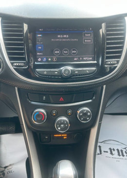 Used 2021 Chevrolet Trax LT w/ LT Convenience Package image 20