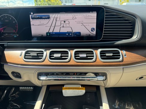 New 2026 Mercedes-Benz GLS 580 4MATIC image 14