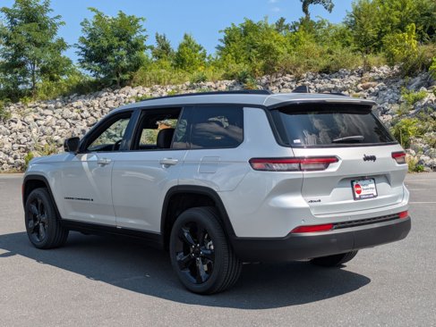 New 2025 Jeep Grand Cherokee L Laredo image 7