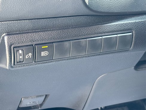 Used 2023 Toyota Corolla SE image 35