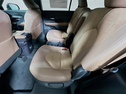 New 2026 Toyota Grand Highlander AWD Hybrid image 21