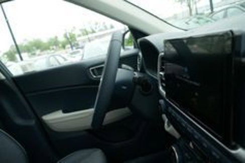 New 2025 Hyundai Venue Limited image 30