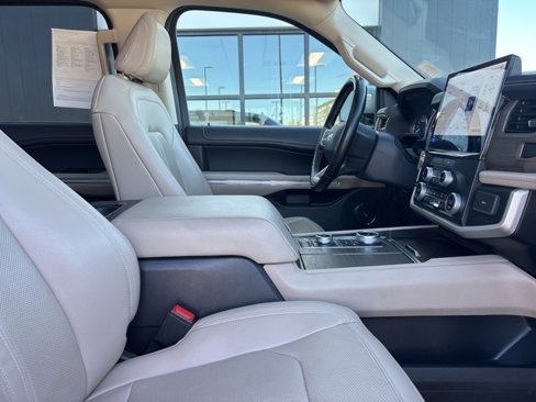 Used 2023 Ford Expedition Limited image 12