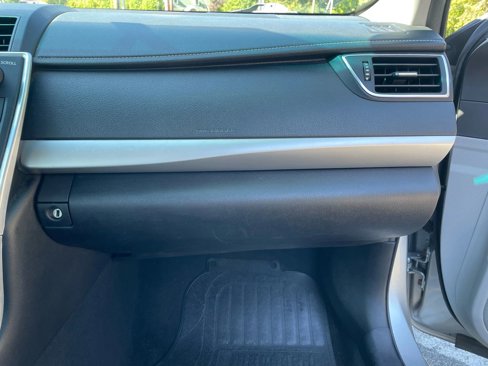 Used 2016 Toyota Camry SE image 26