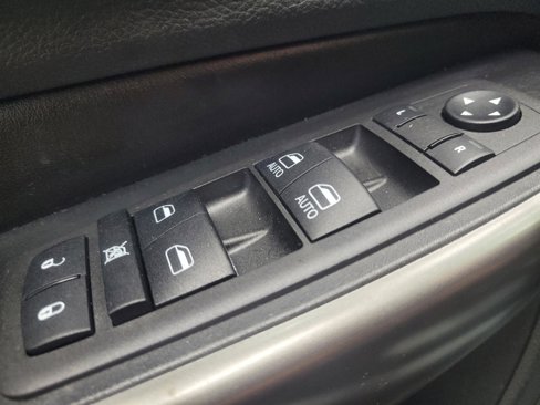 Used 2020 Jeep Cherokee Limited image 27