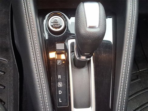Used 2020 Nissan Kicks SV image 14