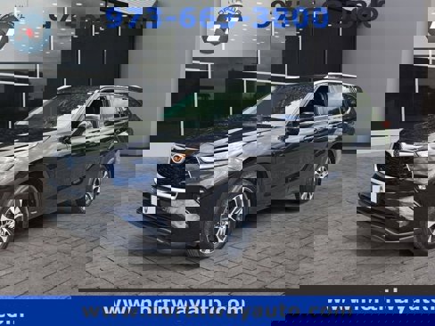 Used 2022 Toyota Highlander XLE image 1