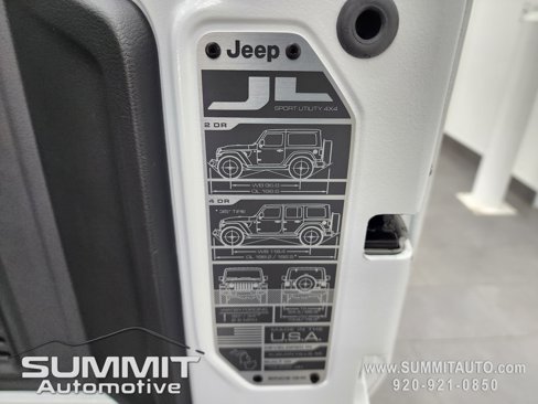 New 2025 Jeep Wrangler Sahara w/ Technology Group image 32