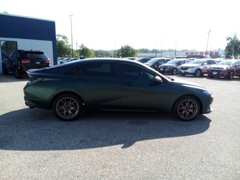 Used 2023 Hyundai Elantra Limited w/ Cargo Package image 6