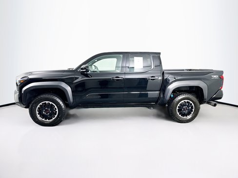 Used 2025 Toyota Tacoma TRD Off-Road image 4