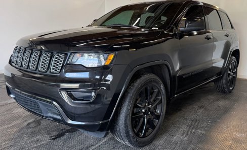 Used 2019 Jeep Grand Cherokee Altitude image 2