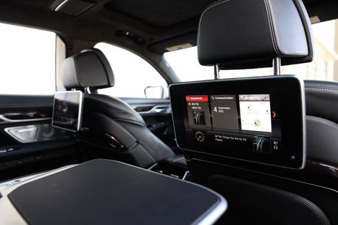 Used 2019 BMW M760i xDrive image 24