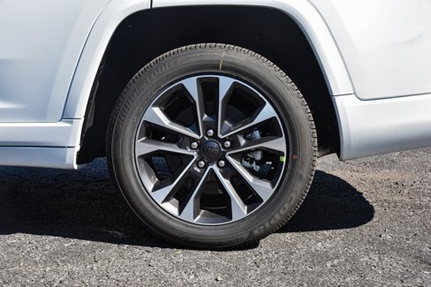 New 2025 Jeep Grand Cherokee L Overland image 18