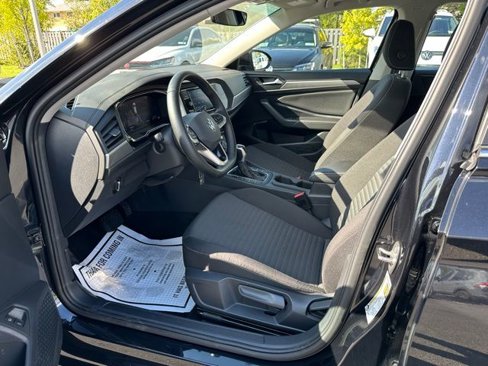 Certified 2024 Volkswagen Jetta S image 21