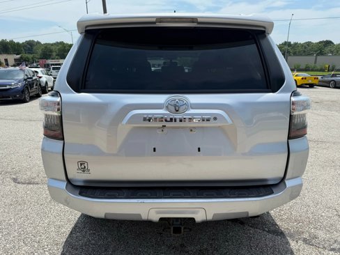 Used 2018 Toyota 4Runner SR5 Premium image 4