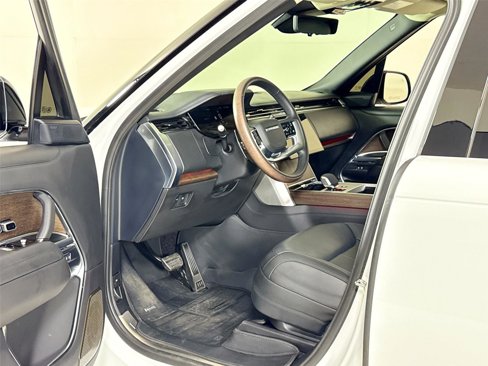 Used 2025 Land Rover Range Rover Autobiography image 11