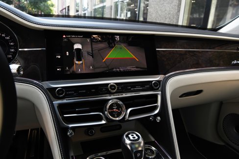 New 2026 Bentley Flying Spur Azure image 19