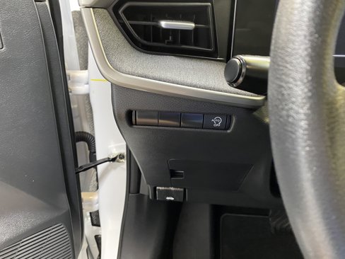 Used 2025 Nissan Kicks SV image 33
