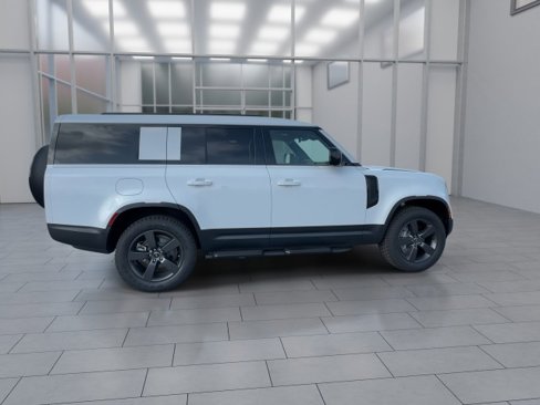 New 2025 Land Rover Defender 130 S image 9