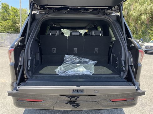New 2025 Lincoln Navigator Reserve w/ Jet Appearance Package image 9