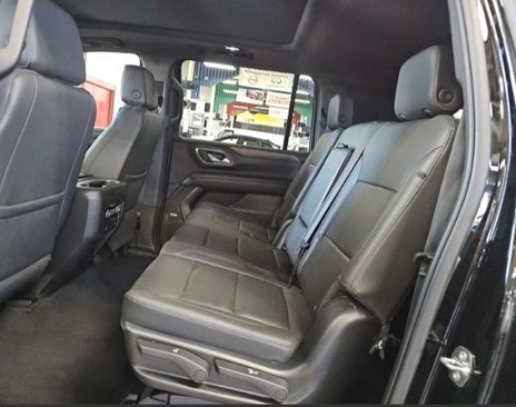 Used 2022 Chevrolet Suburban LT w/ Luxury Package image 5