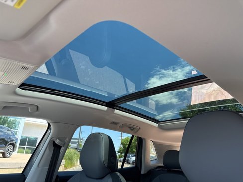 New 2025 Volkswagen Tiguan SE image 23