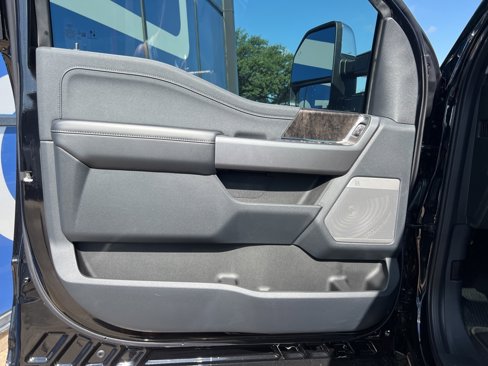 New 2025 Ford F250 Lariat w/ Chrome Package image 12