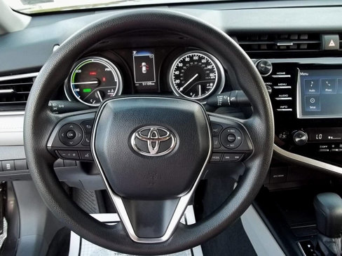 Used 2018 Toyota Camry LE image 15