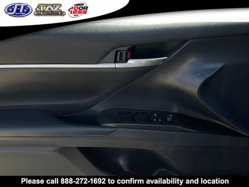 Used 2021 Toyota Camry SE w/ Cold Weather Package image 11