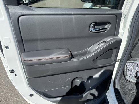 New 2025 Nissan Frontier PRO-4X image 18