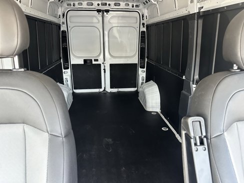 Used 2024 RAM ProMaster 2500 w/ Convenience Group image 17