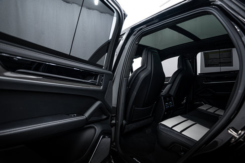 New 2025 Porsche Cayenne Turbo image 23